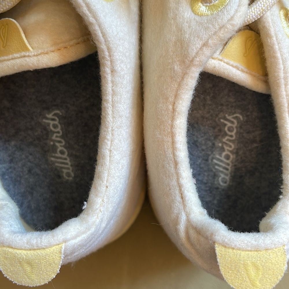 Allbirds yellow wool sneakers - Picture 2 of 6